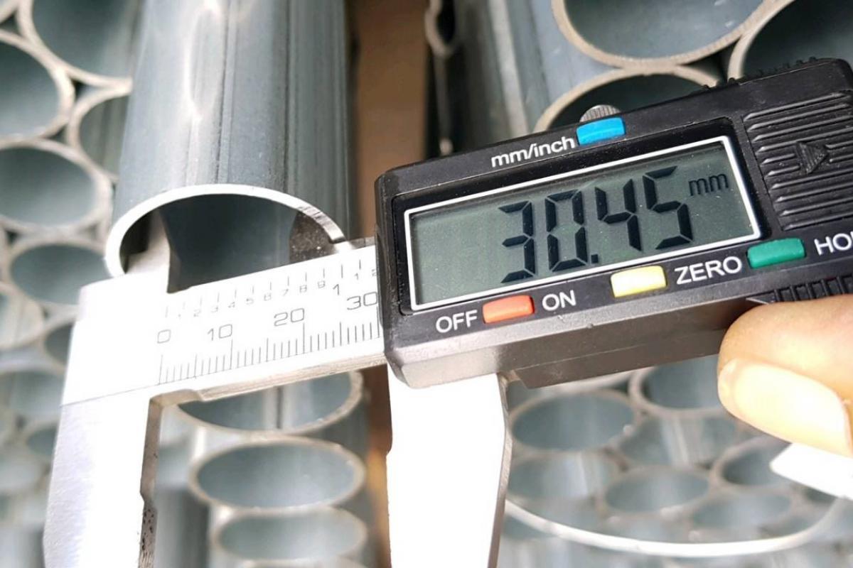 แป๊ปดำ gi 1″ หนา 1.7 z120 วัดใน